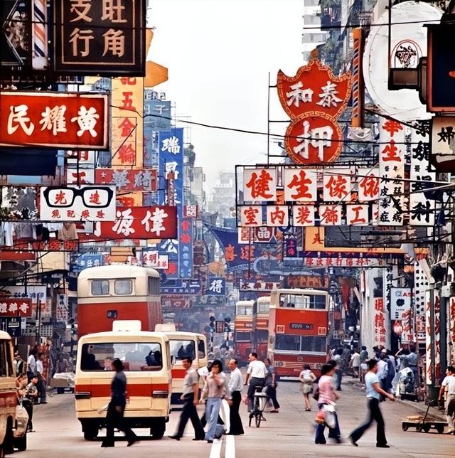 上海唐震安背景图片